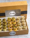 Box de 24 unidades de mini wraps: caviar de berenjena, ternera, César con pollo y salmón.
