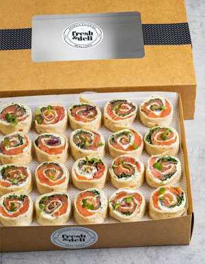 Box de 24 unidades de wrap roll salmón: salmón ahumado, queso fresco, rúcula